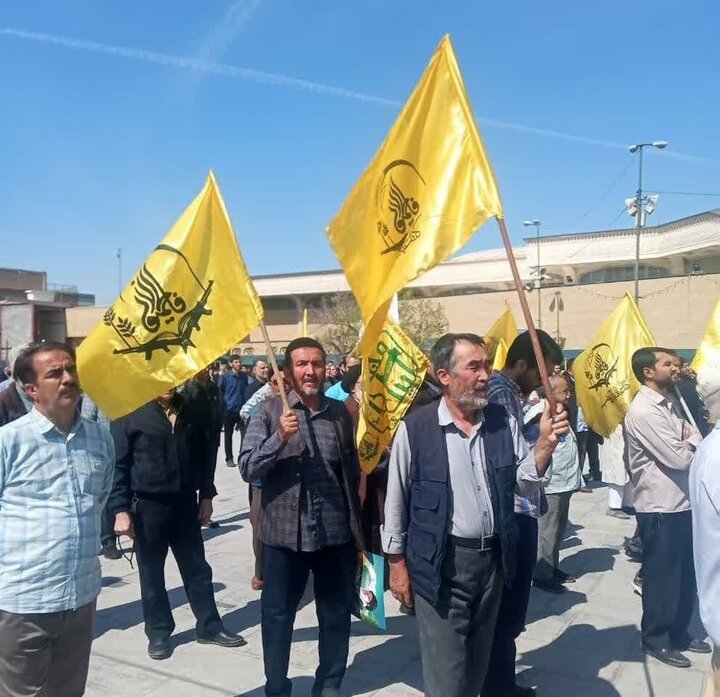 Photos: Fatemiyoun fighters, Afghan immigrants participate in Quds Day march