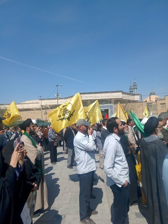Photos: Fatemiyoun fighters, Afghan immigrants participate in Quds Day march