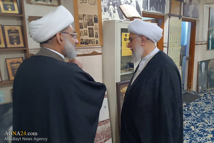 Photos: Ayatollah Ramazani visits "Torath" Writing, Researching, Publishing center of Najaf Seminary