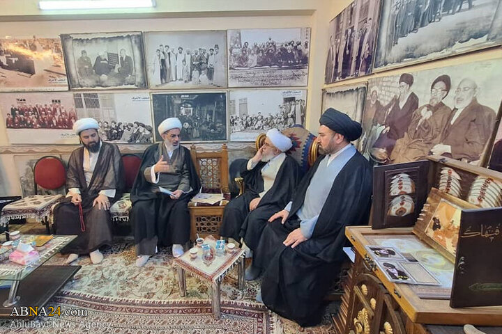 Photos: Ayatollah Ramazani visits "Torath" Writing, Researching, Publishing center of Najaf Seminary