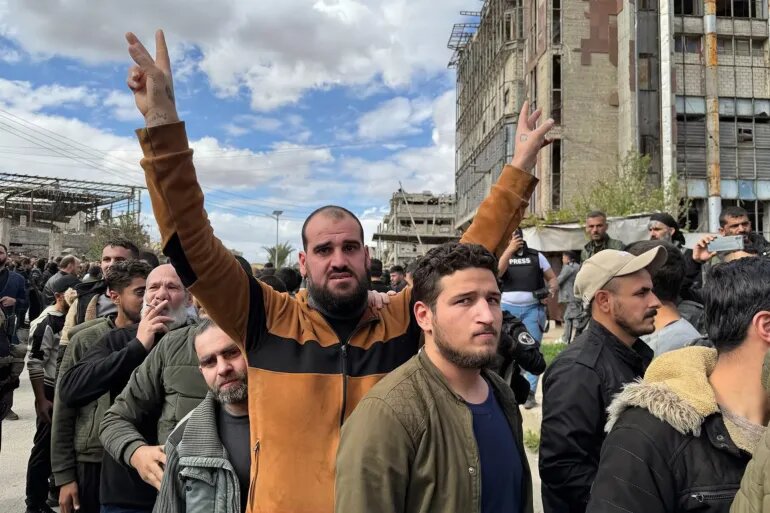 تبادل ۲۵۰ اسیر بین حکومت جولانی و نیروهای قسد در شهر حلب سوریه
