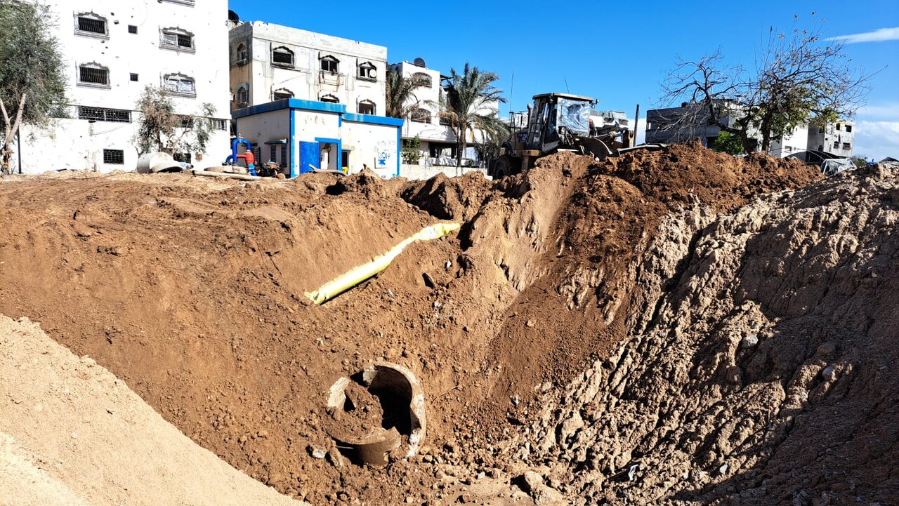 Gaza city faces severe water crisis after stoppage of main water line