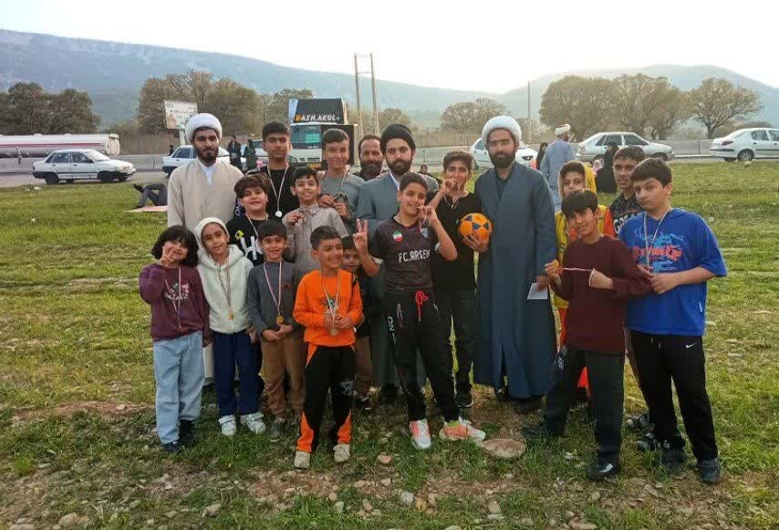 هنر گروه جهادی نسیم وصال قم در زمینه تبلیغ در طبیعت + تصاویر