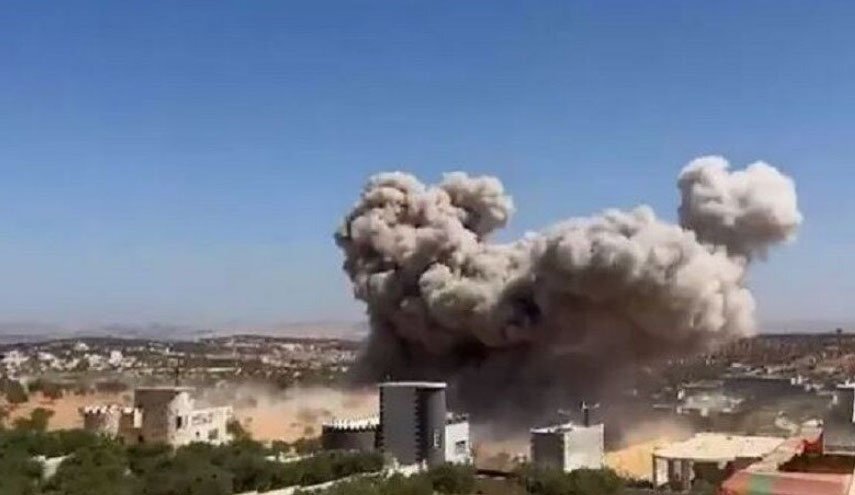 Israeli terrorist regime strikes Syrian Governorate HQ, violates International Law