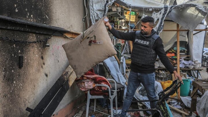 Photos: Israeli forces attack journalists' tent in Khan Yunis