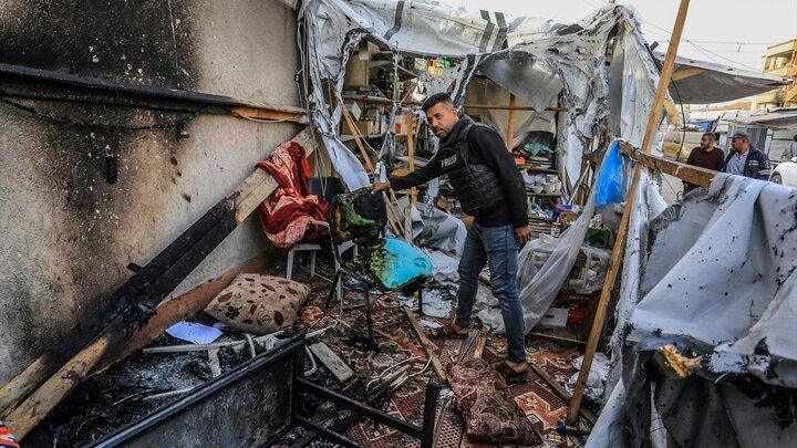 Photos: Israeli forces attack journalists' tent in Khan Yunis