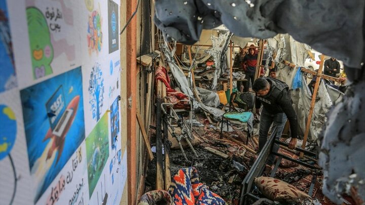 Photos: Israeli forces attack journalists' tent in Khan Yunis