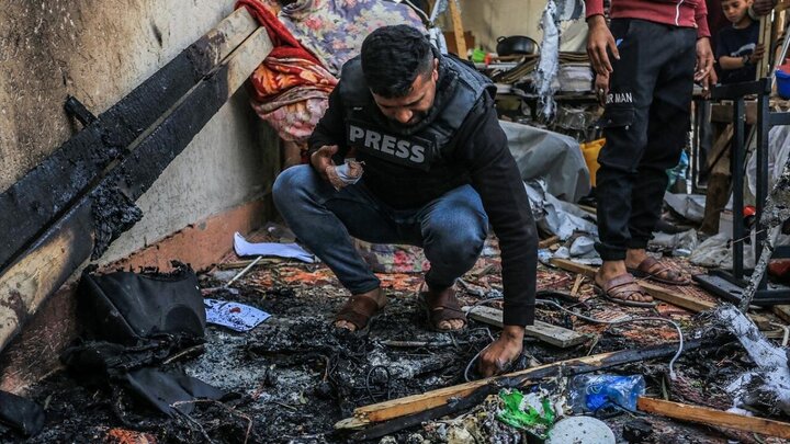 Photos: Israeli forces attack journalists' tent in Khan Yunis