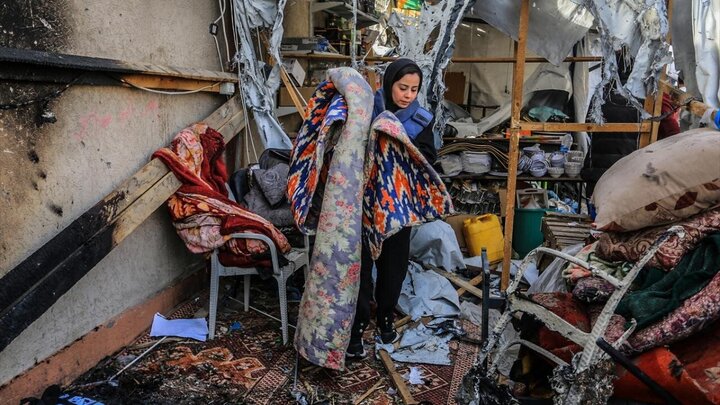 Photos: Israeli forces attack journalists' tent in Khan Yunis