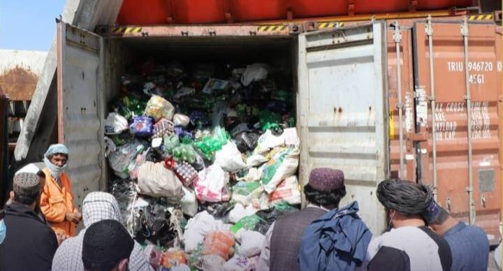 معدوم‌سازی ۳۲ تُن مواد فاسد خوراکی و بهداشتی در پایتخت افغانستان