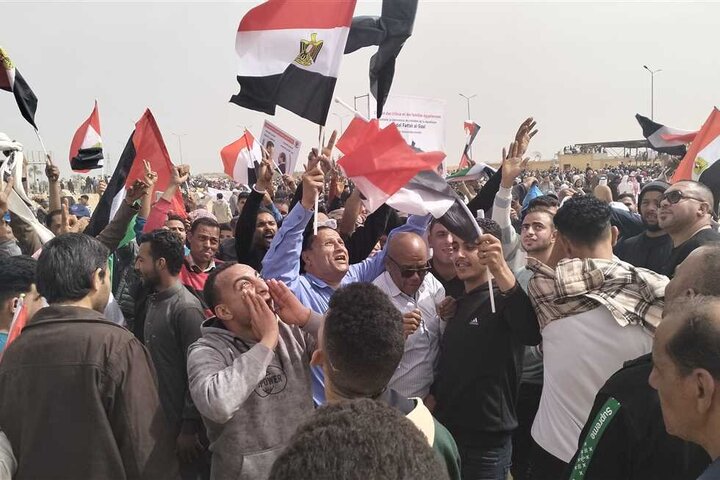 Photos: Massive demonstrations in Egypt in support of oppressed people of Gaza