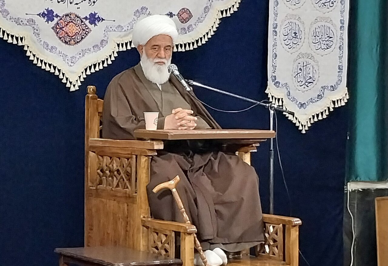 آیت‌الله رشاد: بی‌نماز، بی‌پناه است / نمازگزاران واقعی در صف جهاد اکبرند