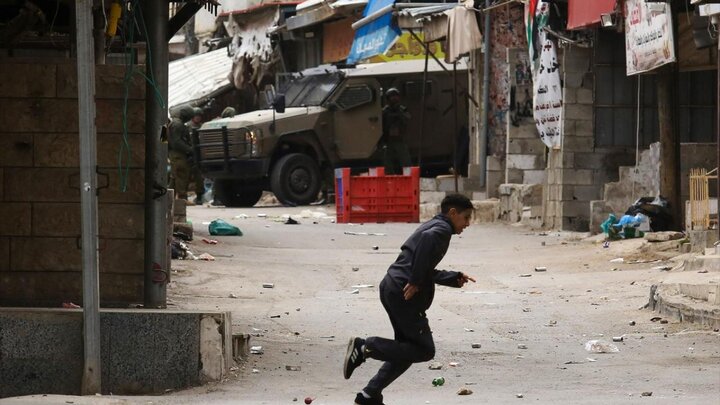 Photos: Zionist army attack on Balata refugee camp in West Bank