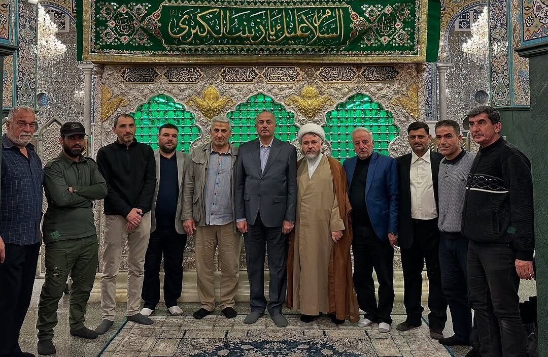 سفیر عراق در سوریه به زیارت حرم حضرت زینب(س) رفت + تصاویر