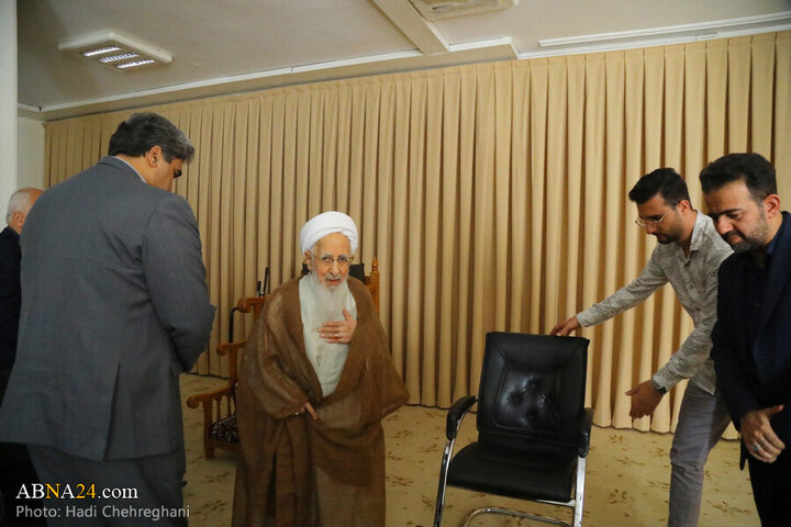 Photos: Members of Islamic Council of Qom meet with Ayatollah Javadi Amoli