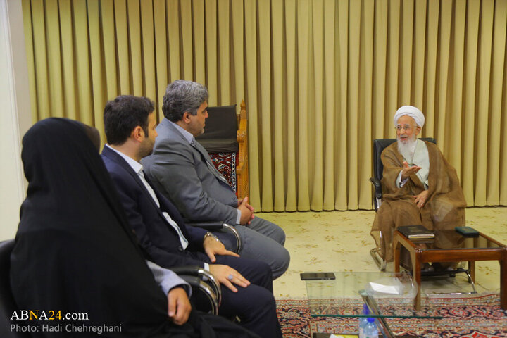 Photos: Members of Islamic Council of Qom meet with Ayatollah Javadi Amoli