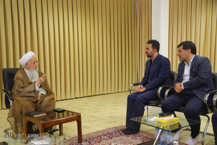 Photos: Members of Islamic Council of Qom meet with Ayatollah Javadi Amoli