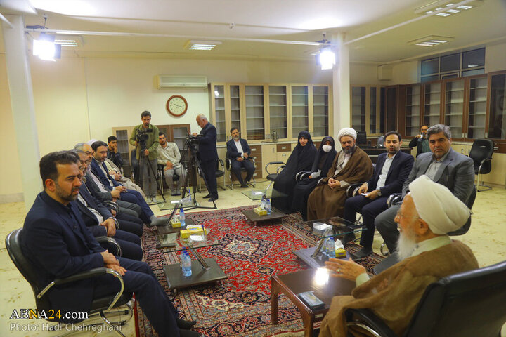Photos: Members of Islamic Council of Qom meet with Ayatollah Javadi Amoli