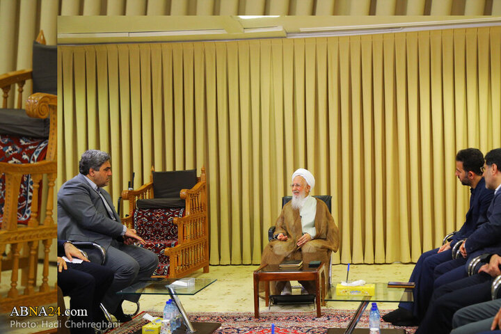 Photos: Members of Islamic Council of Qom meet with Ayatollah Javadi Amoli