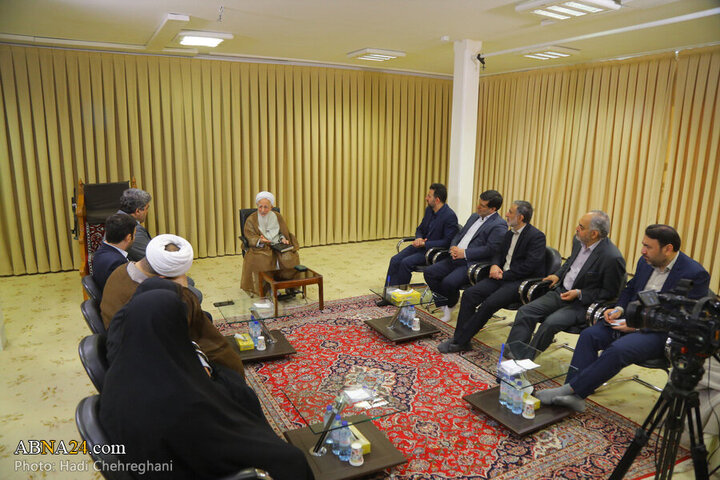 Photos: Members of Islamic Council of Qom meet with Ayatollah Javadi Amoli