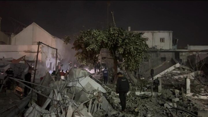 Photos: Israeli regime bombs Al-Mamdani Hospital in Gaza