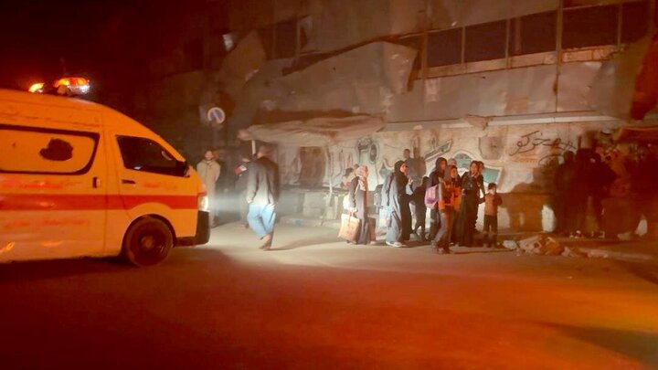Photos: Israeli regime bombs Al-Mamdani Hospital in Gaza