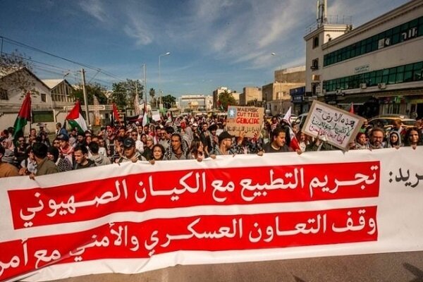 Tunisians demand criminalizing normalization of ties with Zionist regime