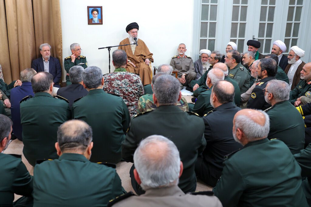 Imam Khamenei: Maximum preparedness of Armed Forces must be maintained