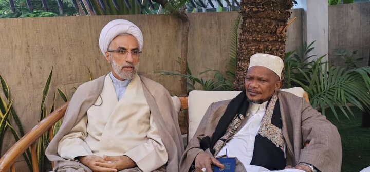 Photos: Representative of Al-Mustafa University meets with Shiite, Sunni scholars of Tanzania