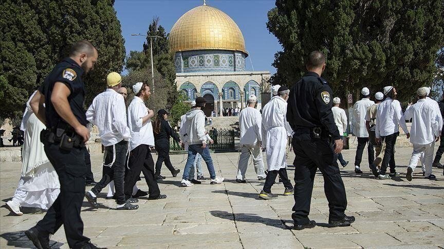 Hezbollah censures Israeli settlers’ storming of al-Aqsa Mosque