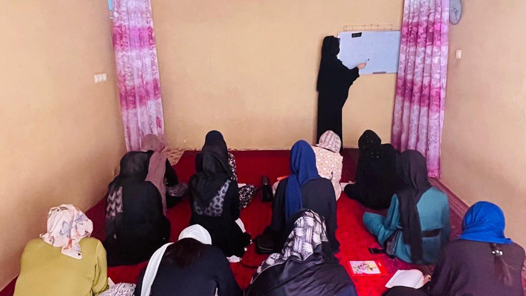 لغو ممنوعیت آموزش دختران از مهاجرت خانواده‌های افغانستان جلوگیری می‌کند