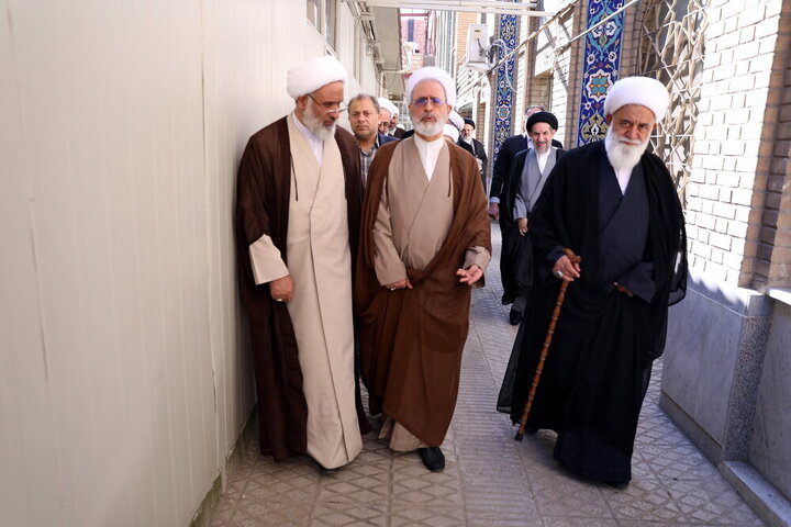Photos: Head of Iran's Seminaries attends Shah Abdol-Azim Shrine
