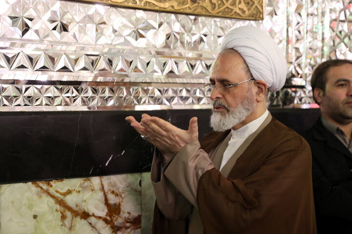 Photos: Head of Iran's Seminaries attends Shah Abdol-Azim Shrine
