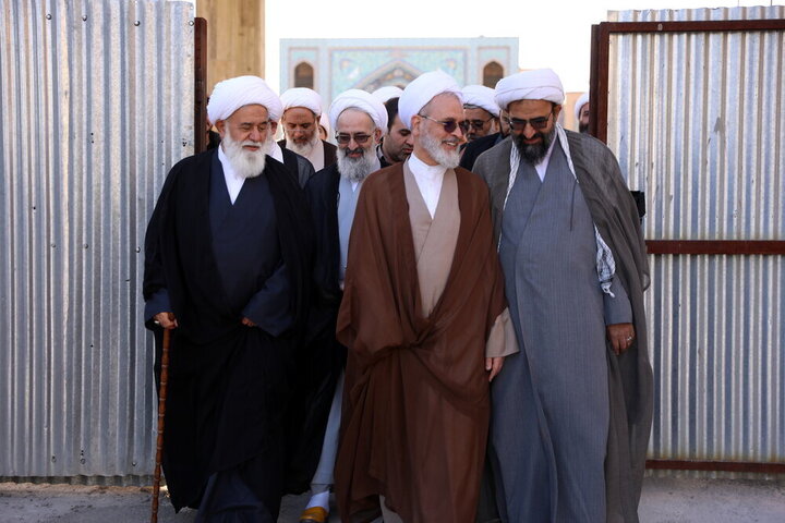 Photos: Head of Iran's Seminaries attends Shah Abdol-Azim Shrine