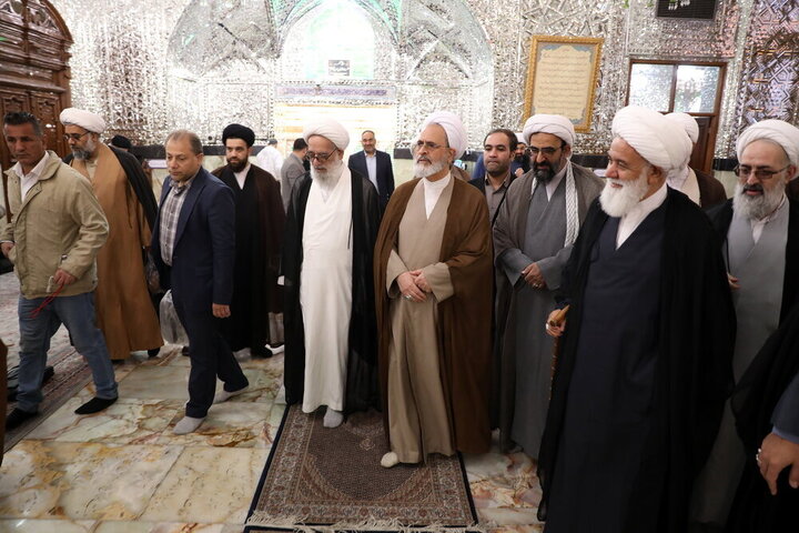 Photos: Head of Iran's Seminaries attends Shah Abdol-Azim Shrine