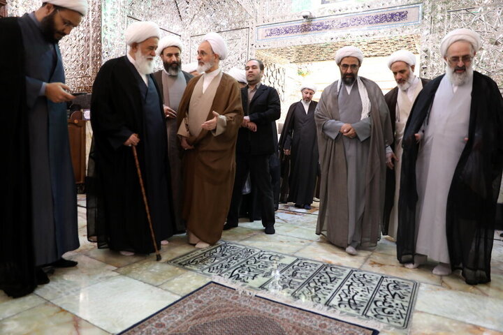 Photos: Head of Iran's Seminaries attends Shah Abdol-Azim Shrine