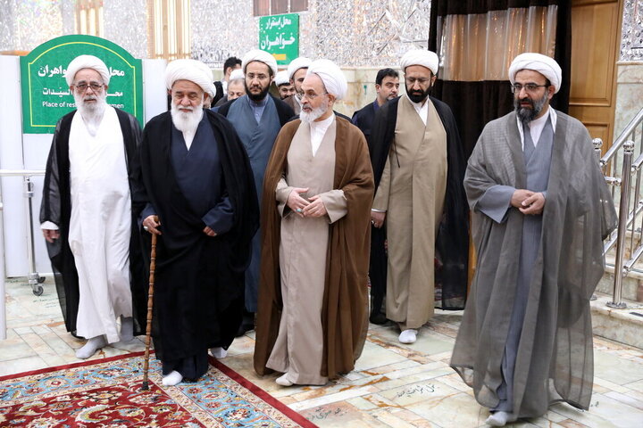 Photos: Head of Iran's Seminaries attends Shah Abdol-Azim Shrine