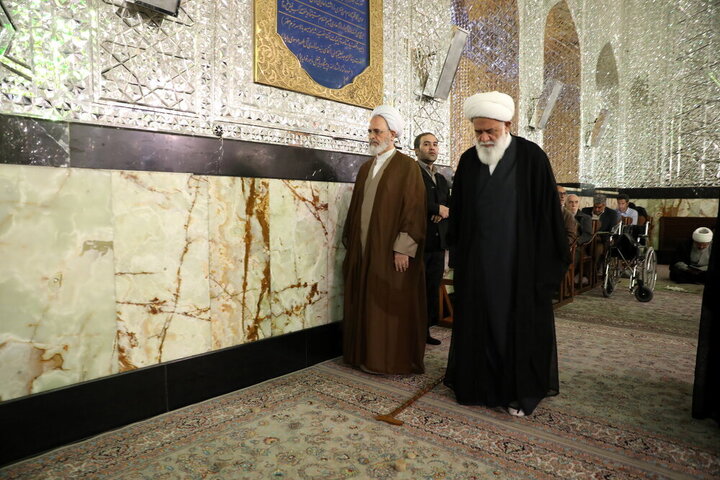 Photos: Head of Iran's Seminaries attends Shah Abdol-Azim Shrine
