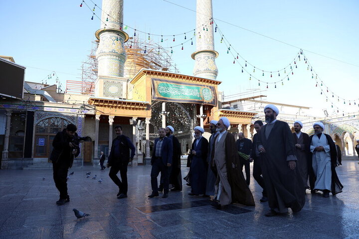 Photos: Head of Iran's Seminaries attends Shah Abdol-Azim Shrine