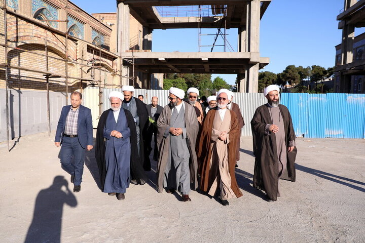 Photos: Head of Iran's Seminaries attends Shah Abdol-Azim Shrine