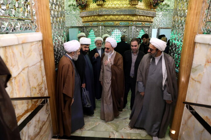 Photos: Head of Iran's Seminaries attends Shah Abdol-Azim Shrine