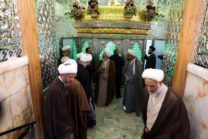 Photos: Head of Iran's Seminaries attends Shah Abdol-Azim Shrine