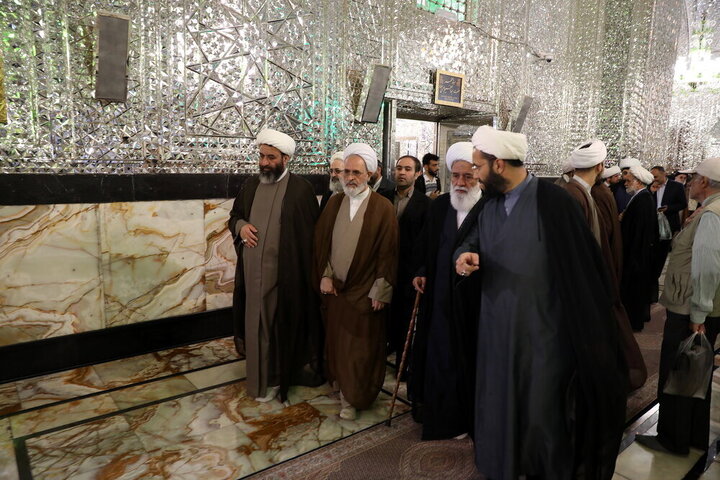 Photos: Head of Iran's Seminaries attends Shah Abdol-Azim Shrine