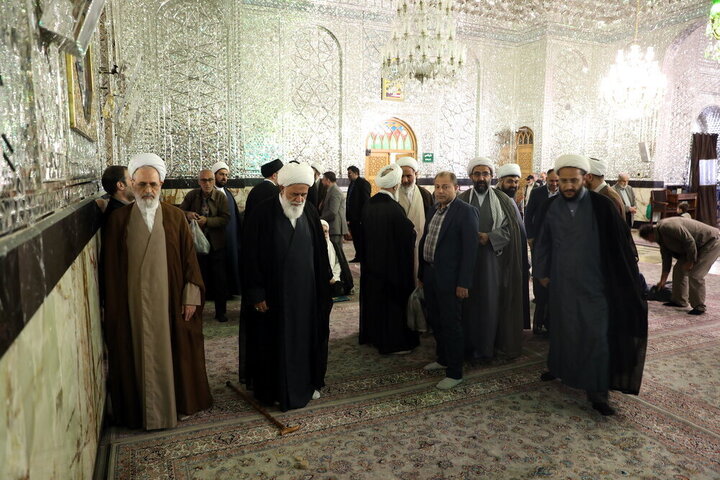 Photos: Head of Iran's Seminaries attends Shah Abdol-Azim Shrine