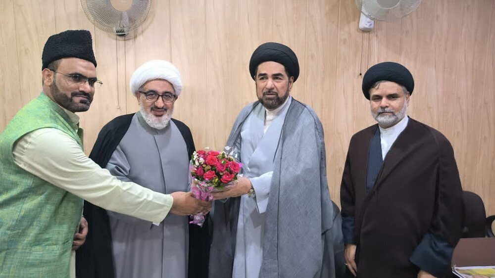 Representative of Supreme Leader in India meets with scholars of Lucknow