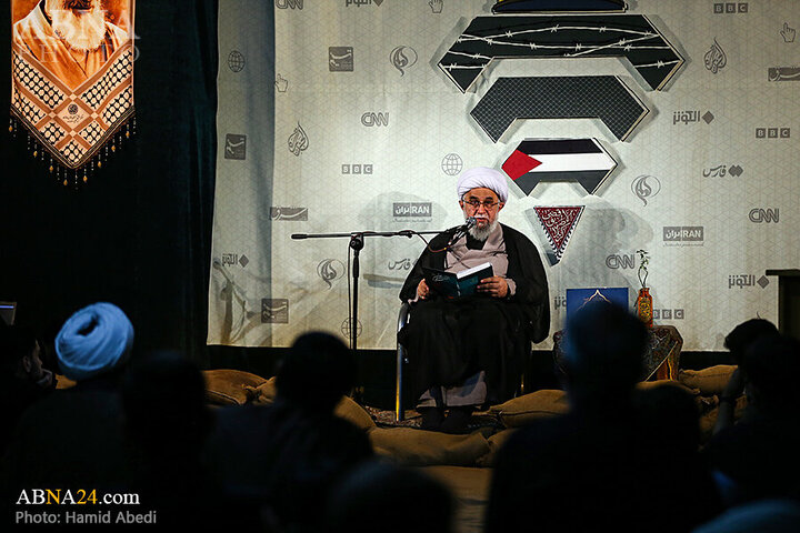 Photos: Memorial ceremony of martyrs of Haqqani Seminary held with presence of Ayatollah Ramazani