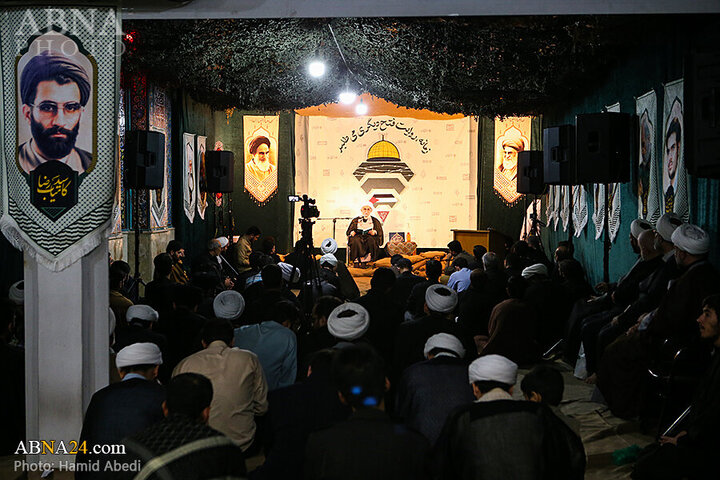Photos: Memorial ceremony of martyrs of Haqqani Seminary held with presence of Ayatollah Ramazani