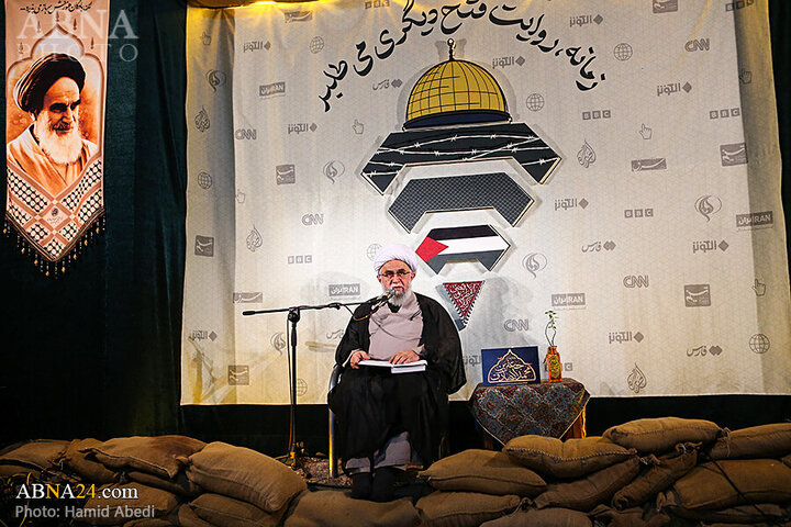 Photos: Memorial ceremony of martyrs of Haqqani Seminary held with presence of Ayatollah Ramazani