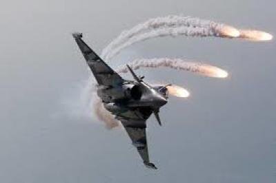 US fighter jets wage series of strikes on Sanaa, Saada