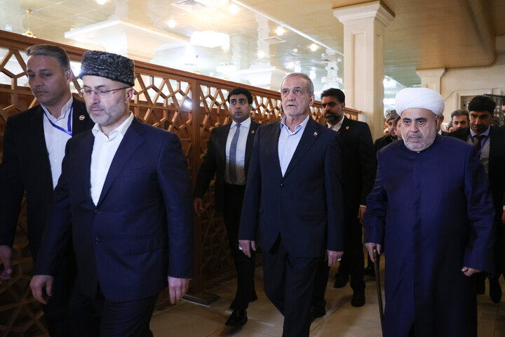 Photos: Iran President visits Bibi-Heybat shrine in Baku